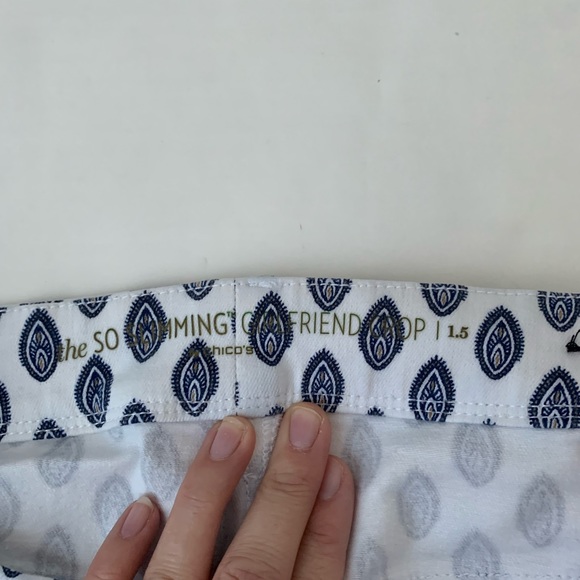 Women’s CHICOS SLIMMING CROP PANTS 1.5 - Picture 3 of 7